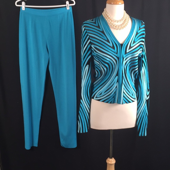Women’s Top Can be worn as a Blouse or a jacket - Picture 3 of 12